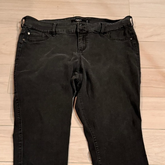 TORRID  Black Jeans size 22 inseam 20in - Picture 2 of 4